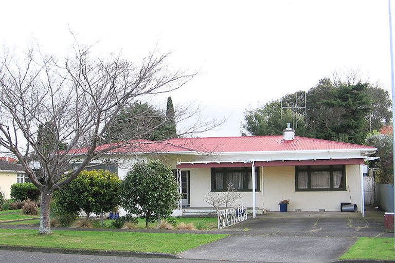 Photo of property in 15 East Street, Terrace End, Palmerston North, 4410