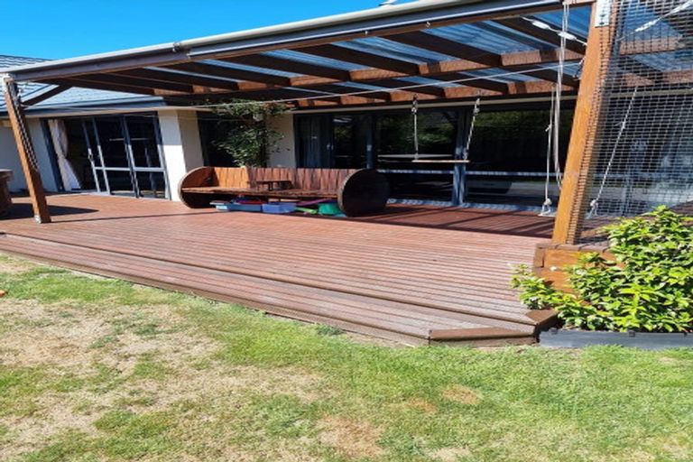 Photo of property in 16 Bottle Lake Drive, Parklands, Christchurch, 8083