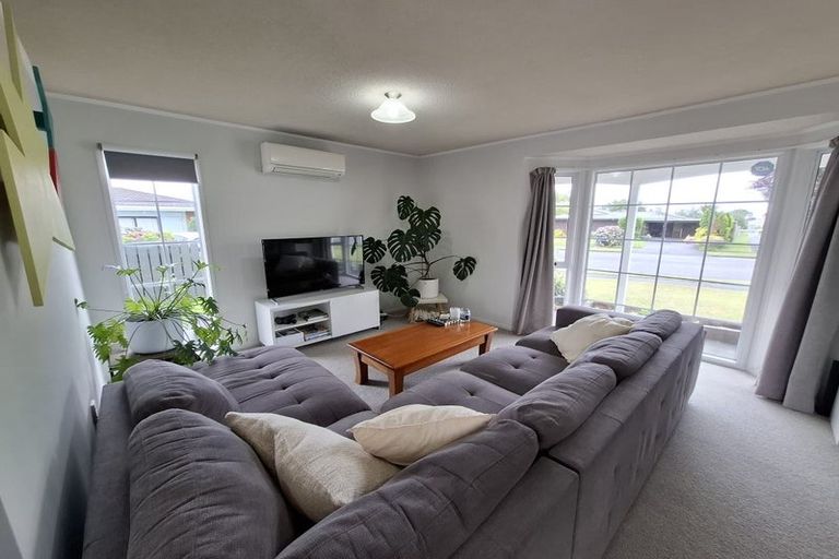 Photo of property in 42 Branch Road, Highlands Park, New Plymouth, 4312