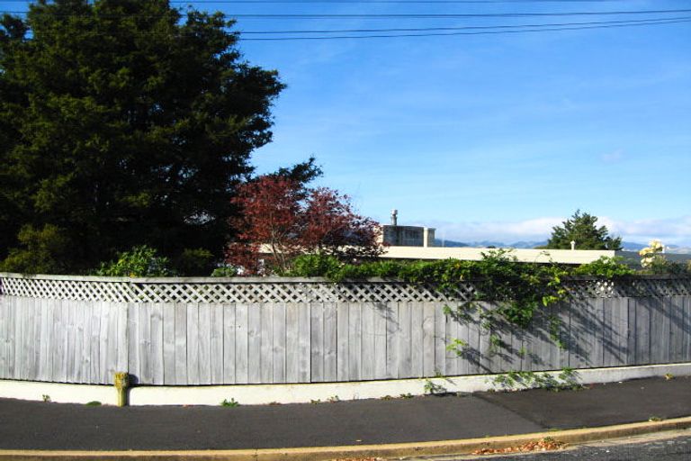 Photo of property in 9 Derwent Street, Helensburgh, Dunedin, 9010