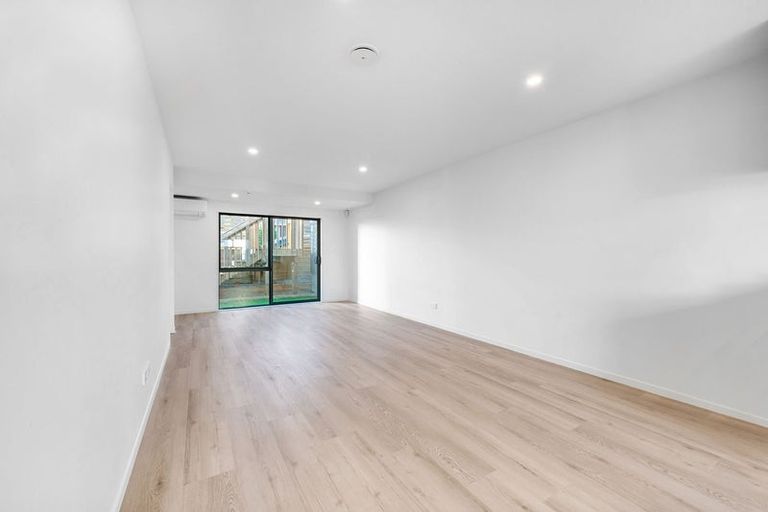 Photo of property in 53d Evans Road, Glen Eden, Auckland, 0602