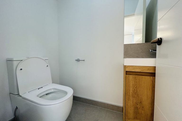 Photo of property in 17d Sorrel Crescent, Bucklands Beach, Auckland, 2012