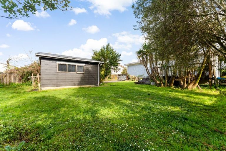 Photo of property in 90 Riverpark Crescent, Henderson, Auckland, 0610