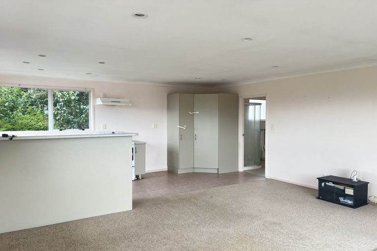 Photo of property in 16a Normanton Street, Glenfield, Auckland, 0629