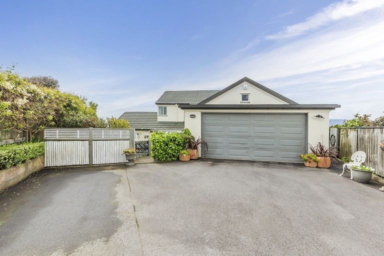 Photo of property in 13 Signallers Grove, Strathmore Park, Wellington, 6022