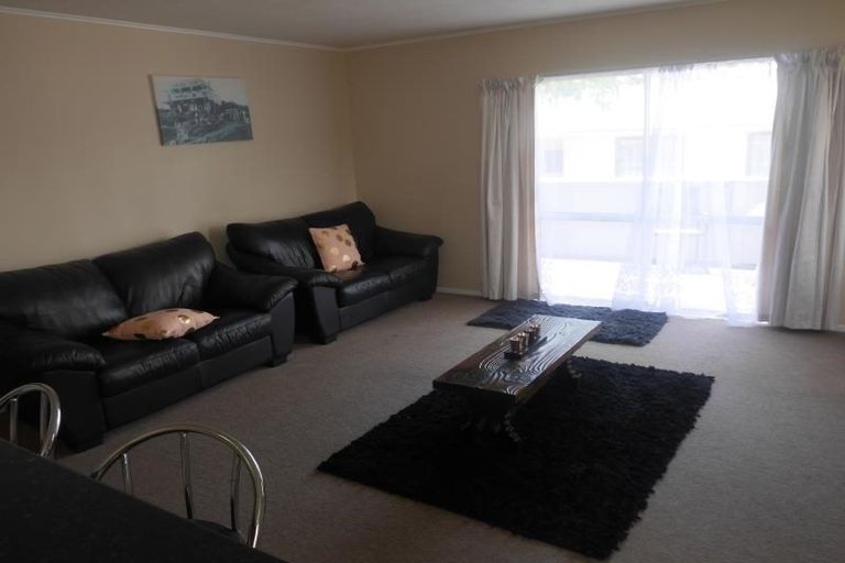 Photo of property in 25 Hartford Crescent, Totara Park, Upper Hutt, 5018