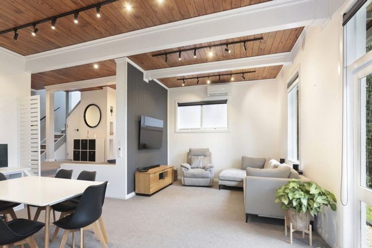 Photo of property in 47 Tainui Road, Titirangi, Auckland, 0604