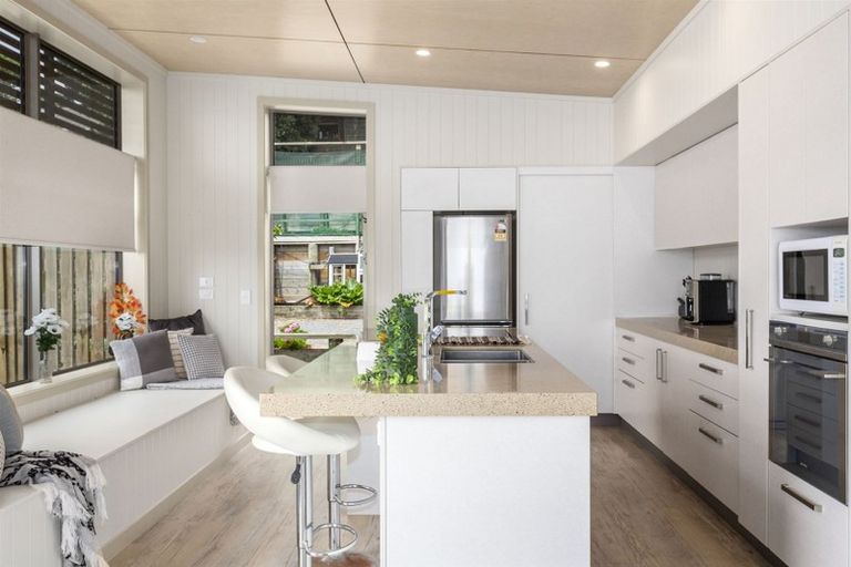 Photo of property in 24 The Parade, Paekakariki, 5034