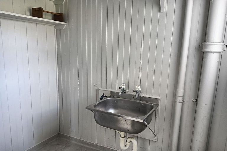 Photo of property in 4 Bertram Grove, Naenae, Lower Hutt, 5011