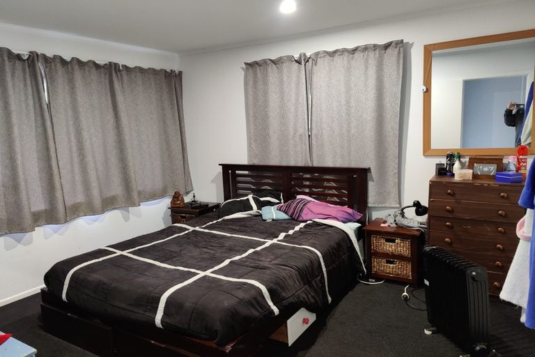 Photo of property in 12 Wilson Place, Papakura, 2110