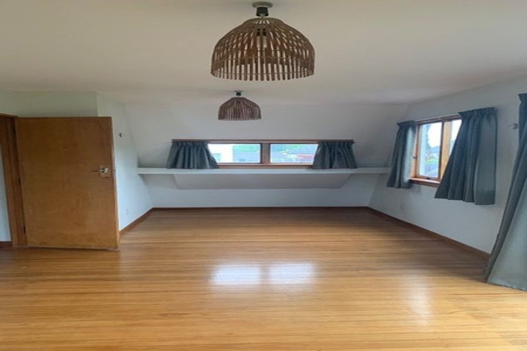 Photo of property in 23 Garreg Road, Fendalton, Christchurch, 8052