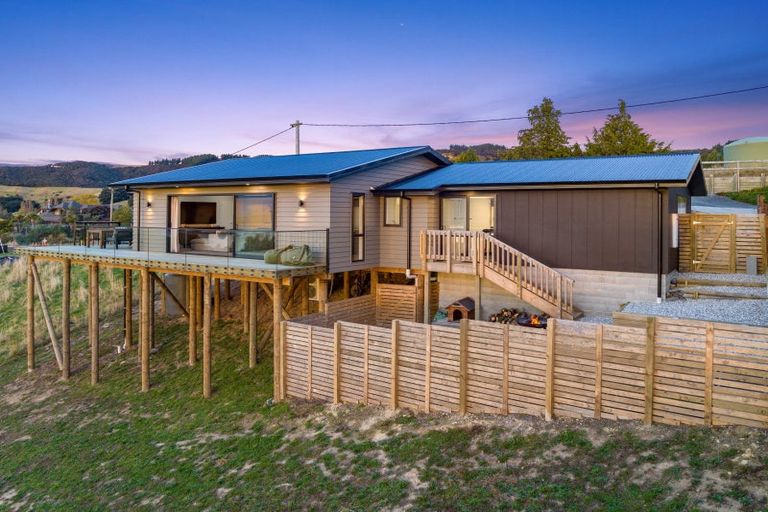 Photo of property in 6 Kingsgate Lane, Waihola, Milton, 9073