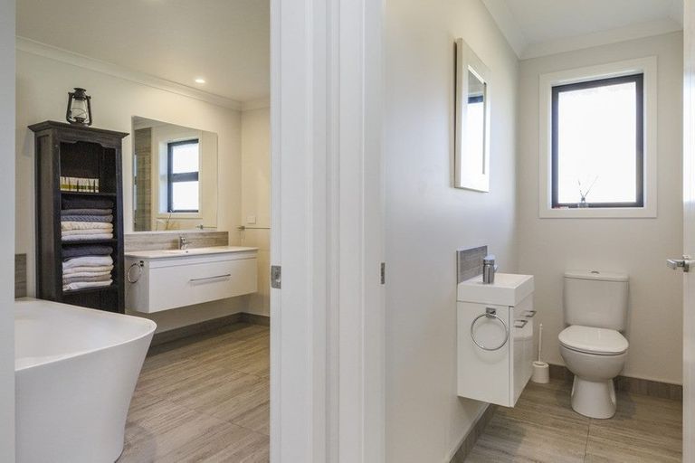 Photo of property in 22 Freedom Drive, Kelvin Grove, Palmerston North, 4414