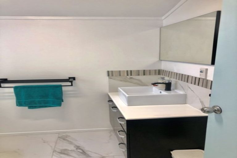 Photo of property in 78 Wirihana Road, Titirangi, Auckland, 0604