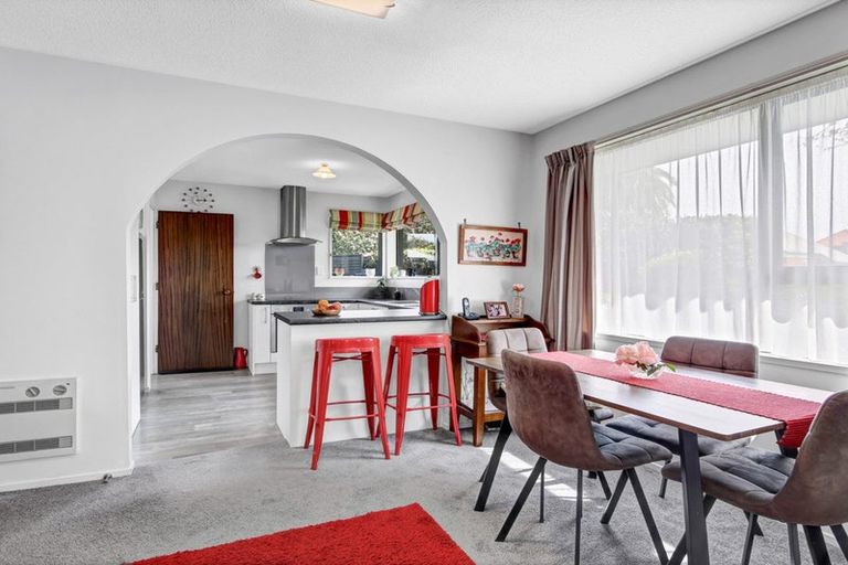 Photo of property in 1/14 Gatonby Place, Avonhead, Christchurch, 8042