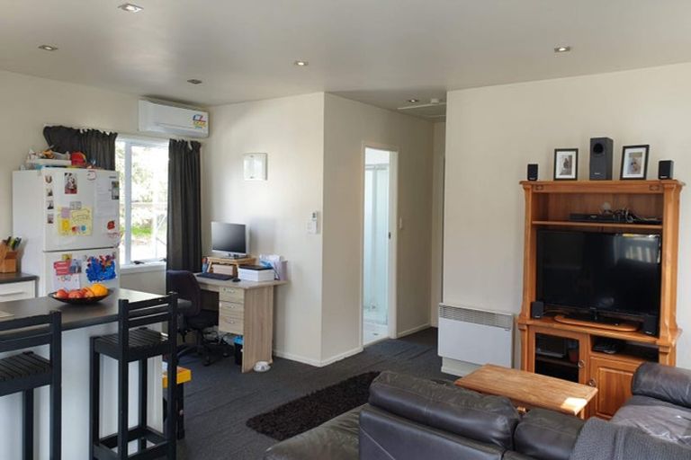 Photo of property in 26 Redwood Avenue, Tawa, Wellington, 5028