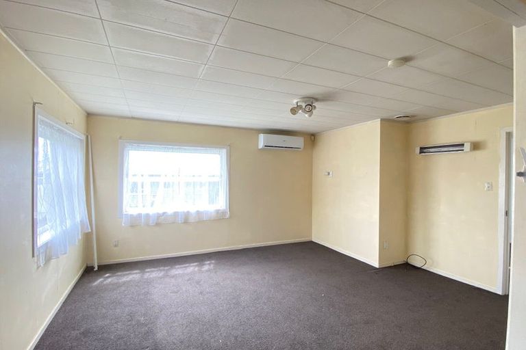 Photo of property in 7a Fairlea Road, Te Atatu South, Auckland, 0610