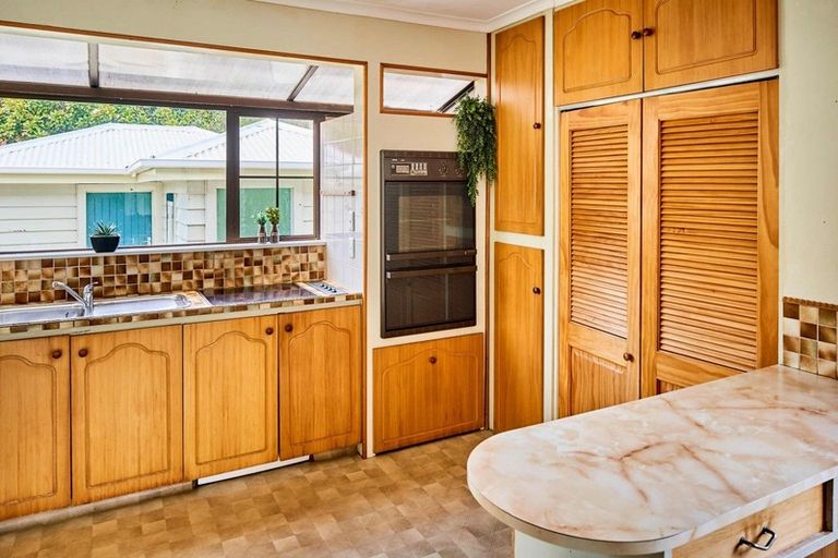Photo of property in 58 Airlie Road, Plimmerton, Porirua, 5026