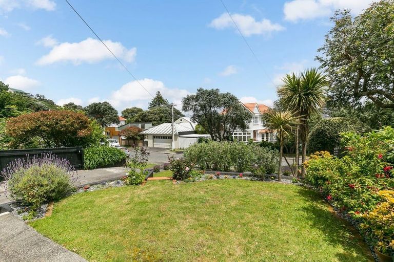 Photo of property in 9 Ashleigh Crescent, Miramar, Wellington, 6022