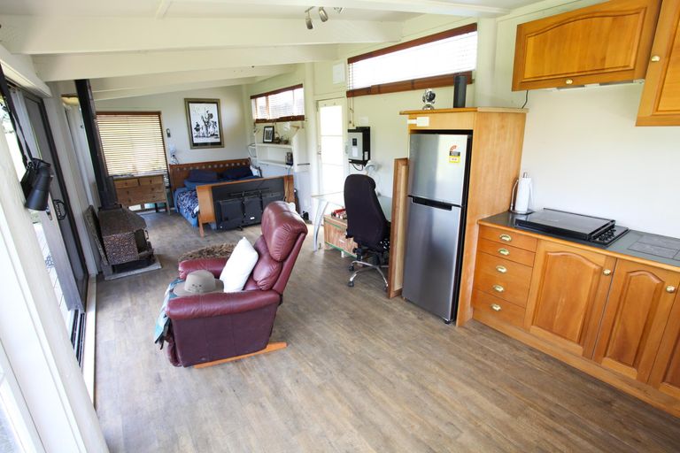 Photo of property in 182 Ohautira Road, Raglan, 3295