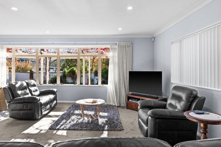 Photo of property in 59 Whiting Crescent, Greenmeadows, Napier, 4112