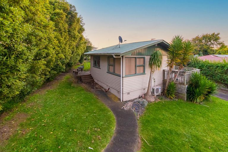 Photo of property in 17 Snell Avenue, Papakura, 2110