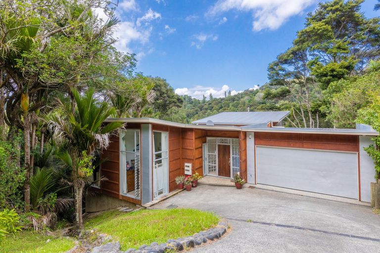 Photo of property in 39 Warner Park Avenue, Laingholm, Auckland, 0604