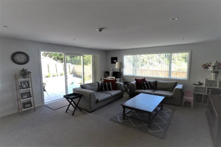 Photo of property in 47a Banks Boulevard, Whitby, Porirua, 5024