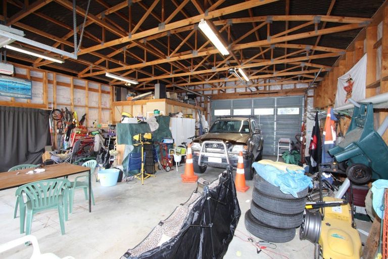 Photo of property in 104 Hetherington Road, Whangamata, 3620