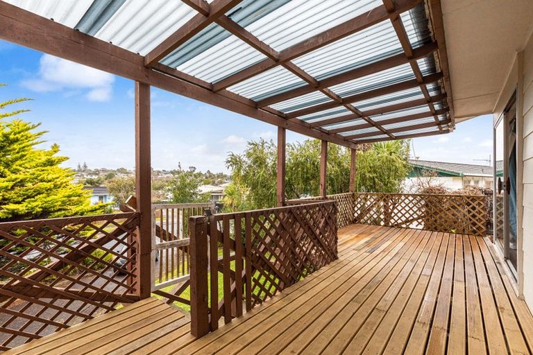 Photo of property in 58 Archmillen Avenue, Pakuranga Heights, Auckland, 2010