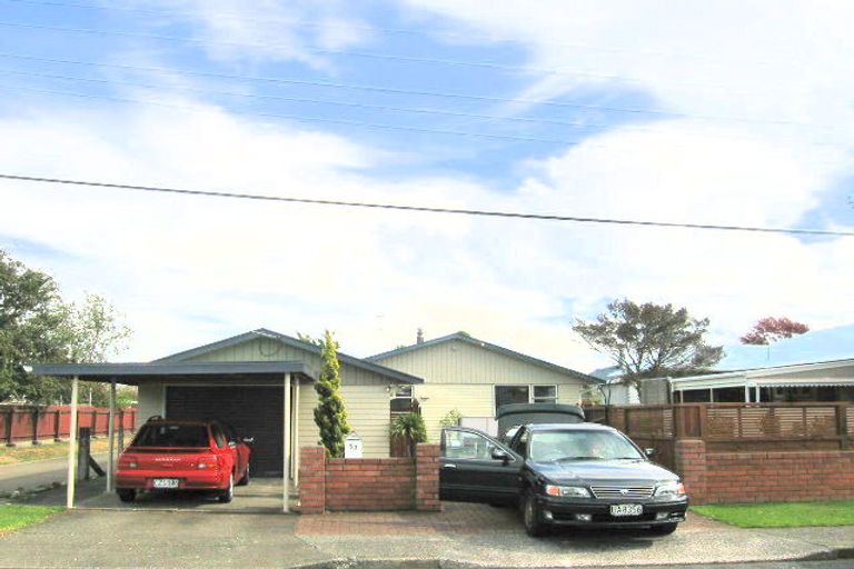 Photo of property in 53 Kashmir Avenue, Clouston Park, Upper Hutt, 5018