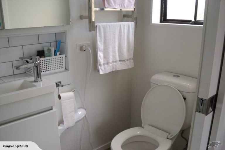 Photo of property in 8a Diosma Place, Botany Downs, Auckland, 2010