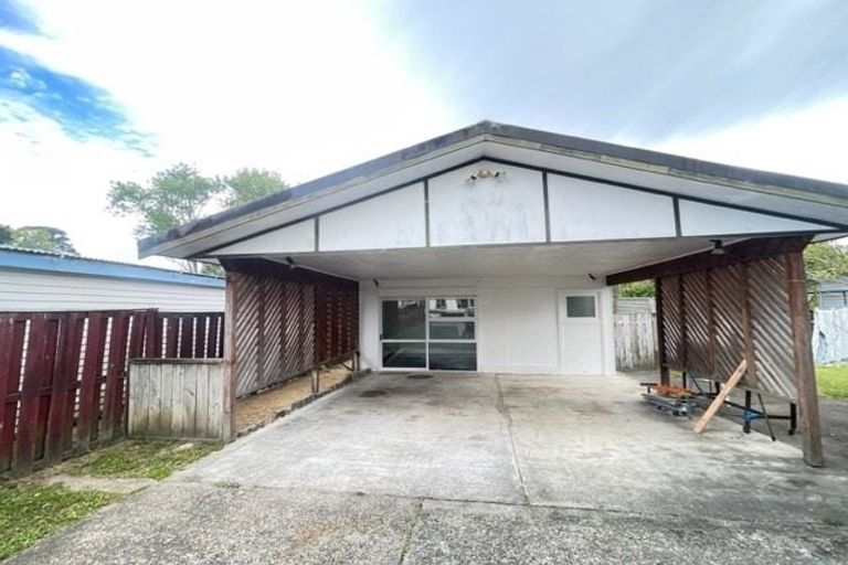 Photo of property in 77 Riverpark Crescent, Henderson, Auckland, 0610
