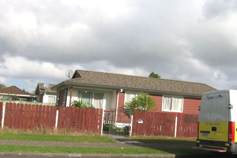 Photo of property in 1/22 Karepo Crescent, Ranui, Auckland, 0612