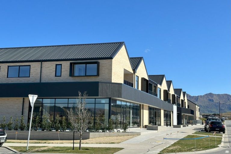 Photo of property in 10/7 Northlake Drive, Wanaka, 9305