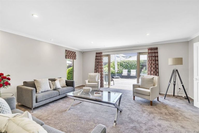 Photo of property in 8 Dunvegan Place, Harewood, Christchurch, 8051