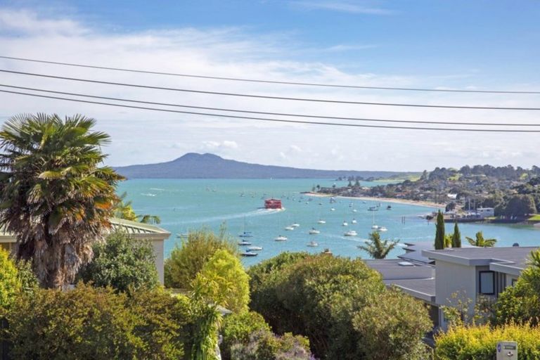 Photo of property in 38 Takutai Avenue, Bucklands Beach, Auckland, 2012