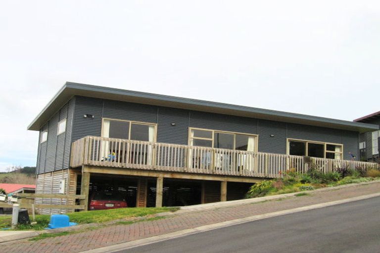 Photo of property in 5 Empressa Heights, Helensville, 0800