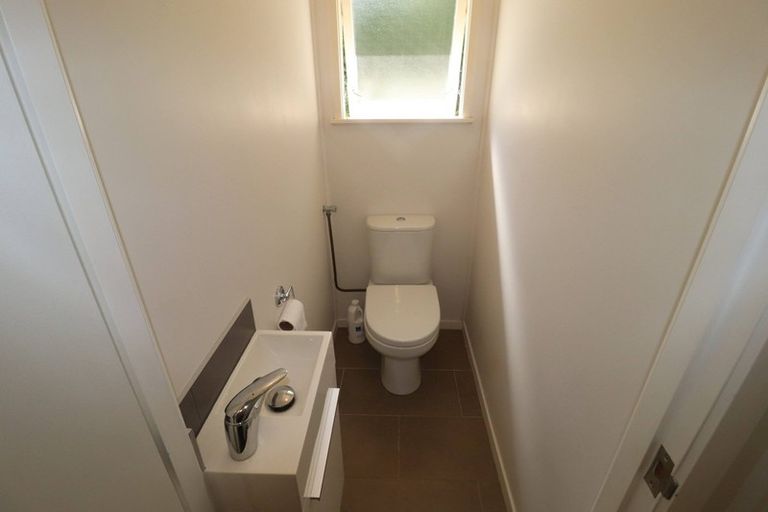 Photo of property in 1 Red Bluff Rise, Campbells Bay, Auckland, 0630