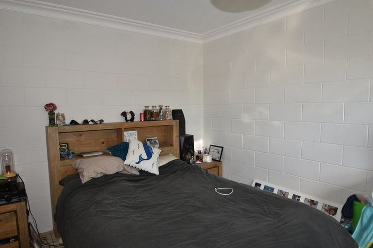 Photo of property in 24 Domain Crescent, Muriwai, Waimauku, 0881