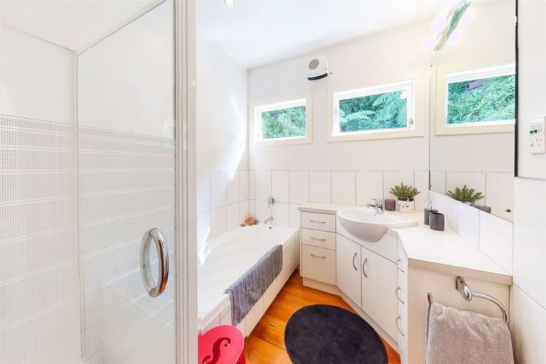 Photo of property in 59 Spencer Street, Crofton Downs, Wellington, 6035