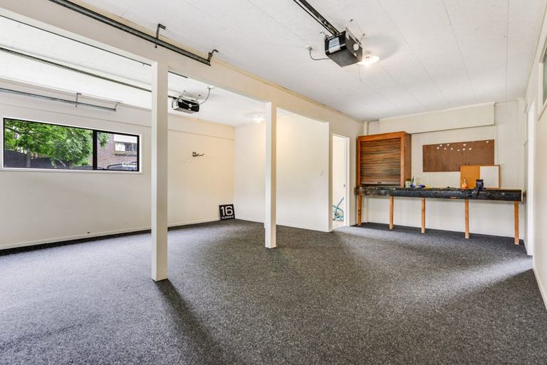 Photo of property in 16 Glendale Drive, Dinsdale, Hamilton, 3204