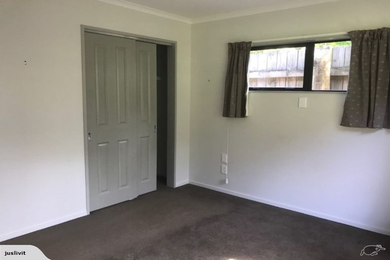 Photo of property in 17a Raumati Terrace, Khandallah, Wellington, 6035