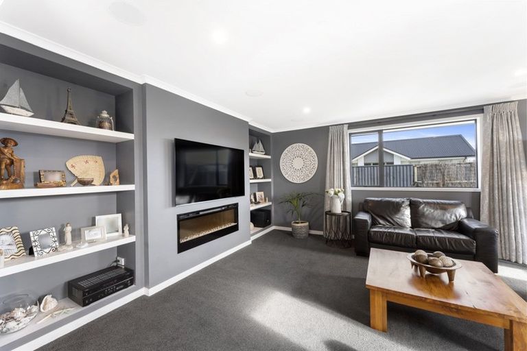 Photo of property in 35 Galatos Street, Rangiora, 7400