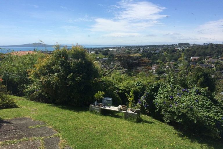 Photo of property in 90 Knights Road, Rothesay Bay, Auckland, 0630