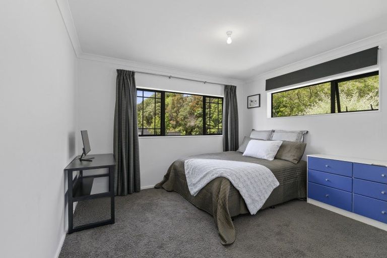 Photo of property in 6 Sylvan Way, Silverstream, Upper Hutt, 5019