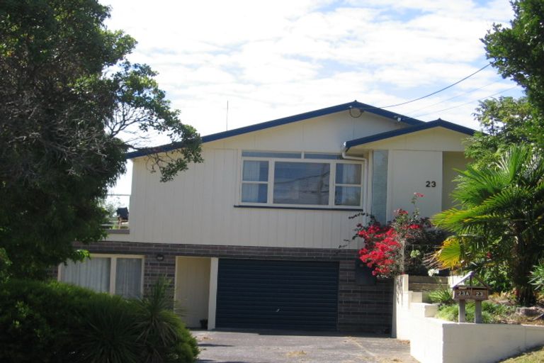 Photo of property in 23 Rothesay Bay Road, Rothesay Bay, Auckland, 0630