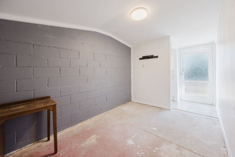 Photo of property in 8 Corbett Place, Onekawa, Napier, 4110