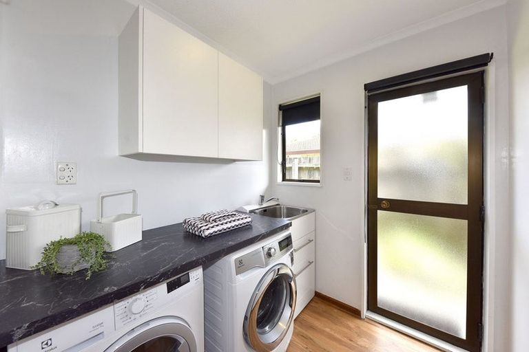 Photo of property in 17 Shannon Place, Belfast, Christchurch, 8051