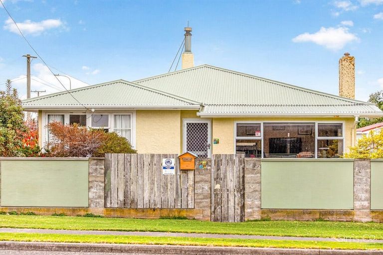 Photo of property in 12 Taupata Street, Castlecliff, Whanganui, 4501